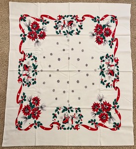 lot 136 image: Vintage Christmas Tablecloth