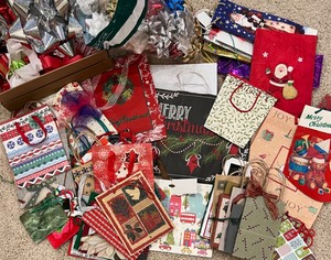 lot 137 image: Holiday Gift Bag Assortment
