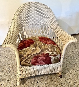 lot 217 image: Antique White Wicker Outdoor Lounge Chair Cream Colored Wicker Rocker