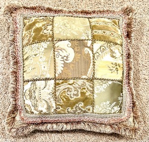 lot 161 image: 2 Plush Romantic Pillows with Burlap Lamp Shade