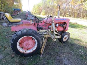 lot 3 image: Allis-Chalmers C Tractor with Grader