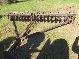 lot 6 image: Adjustable Pull Behind Disc
