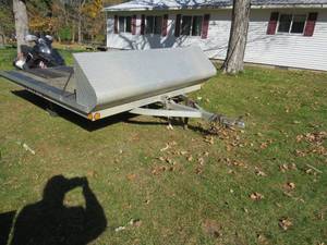 lot 9 image: 2002 Karavan 2 Place Snowmobile Trailer