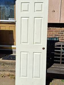 lot 1400 image: Hollow Core 6-panel Pre-Drilled Interior House Door 29-78x80 with Hinges