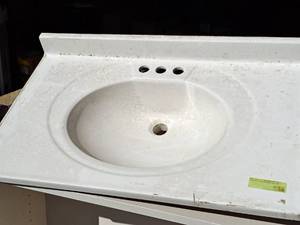 lot 1405 image: Bathroom Sink