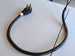 lot 1565 image: 45L 4-Prong Stove Power Cord