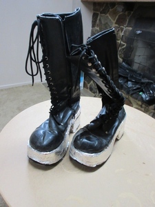 lot 114 image: STAGE WORN BOOTS