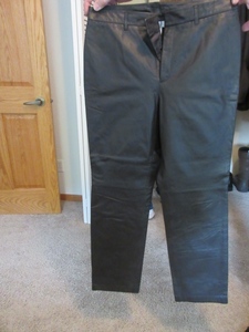 lot 141 image: LEATHER PANTS - LADIES