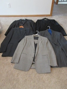 lot 147 image: MENS SUITS