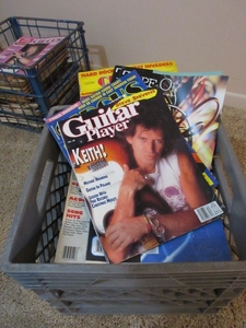 lot 174 image: A CRATE OF GUITAR, CIRCUS AND MUSIC RELATED MAGAZINES
