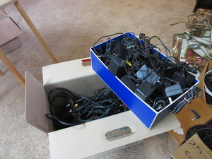lot 189 image: MISC AV CORDS, CABLES AND POWER SUPPLIES
