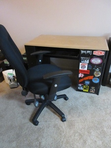 lot 206 image: FREAKYS MAIN STUDIO COMPUTER DESK AND CHAIR