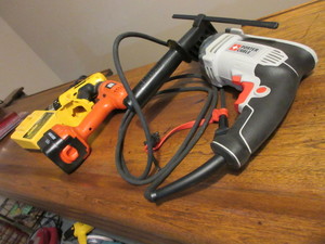 lot 217 image: PORTER CABLE, BLACK AND DECKER AND DE WALT POWER TOOLS
