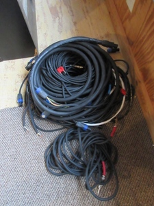 lot 241 image: HEAVY DUTY SPEAKER CABLES