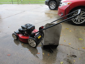 lot 261 image: TORO SELF PROPELLED LAWN MOWER