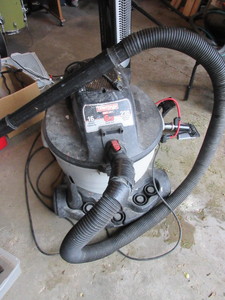 lot 267 image: CRAFTSMAN SHOP VAC