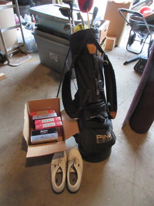 lot 281 image: GOLF EQUIPMENT AND ACCESSORIES