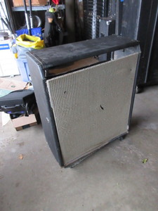 lot 291 image: GUITAR CABINET