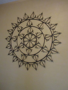 lot 333 image: METAL WALL DECOR