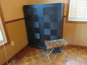 lot 335 image: TV CABINET AND METAL BENCH