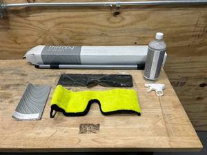 lot 89 image: KENTWOOD Therapy Complete Floor Care System