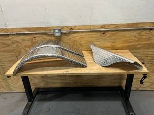 lot 99 image: Lot of 3 Fenders