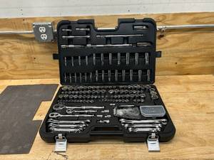 lot 29 image: KLUTCH SAEMetric Mechanics Socket Set, 189 Pcs... 14, 38 & 12 Drive
