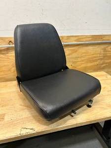 lot 107 image: Wise Universal Bucket Seat  Black, Model# WM682