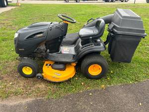 lot 116 image: POULAN PP20VA46 Riding Lawn Mower