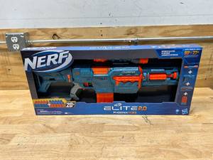 lot 123 image: NERF Elite 2.0 Phoenix CS-10 Nerf Gun