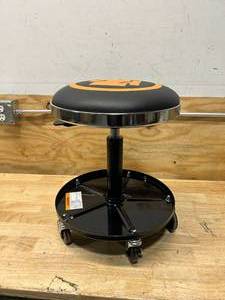 lot 130 image: NORTHERN TOOL Pneumatic Roller Seat