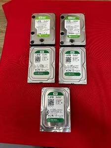 lot 134 image: WESTERN DIGITAL Lot of 5-  1TB Hard Drives