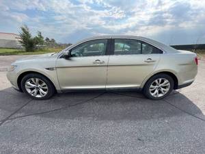 2011 Ford Taurus SEL - AWD