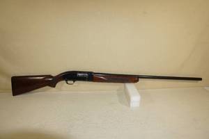 lot 20 image: 1955 Winchester Model 50 12 Gauge Semi-Auto Shotgun - 30 Barrel