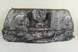 lot 68 image: Cabelas Compound Bow Case