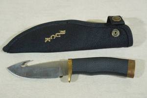 lot 76 image: Buck 691 Hunting Knife with Guthook