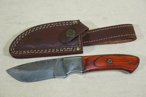 lot 79 image: Handmade Damascus Style Hunting Knife with Leather Sheath