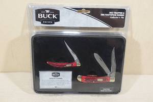 lot 91 image: Buck Knives 382 Trapper & 385 Toothpick Combo in Collectors Tin