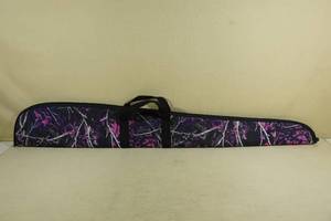 lot 141 image: 52 Allen Pink Camo Rifle Case
