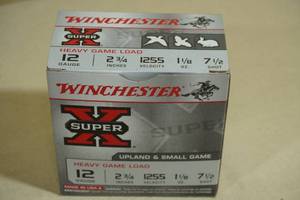 lot 230 image: 25 Winchester Super-X 12 Gauge 2-34 7.5 Shot Shotshells