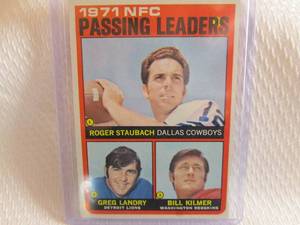 lot 9 image: 1972 Topps Roger Staubach Passing L...