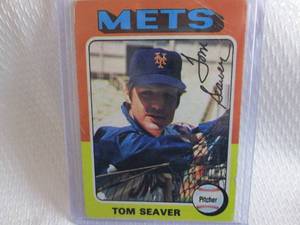 lot 33 image: 1975 Topps Tom Seaver Card...