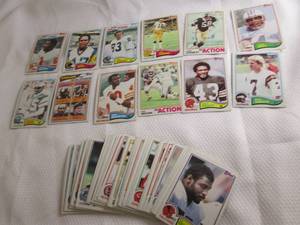 lot 96 image: 1982 Topps Football Cards...