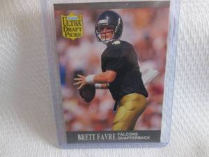 lot 100 image: 1991 Fleer Ultra Brett Favre Rookie...