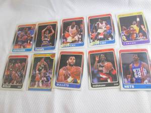 lot 103 image: Assorted1988-89 Fleer Basketball Ca...