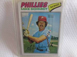 lot 184 image: 1977 Topps Mike Schmidt Cards...