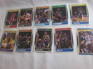 lot 190 image: Assorted 1988-89 Fleer Basketball C...