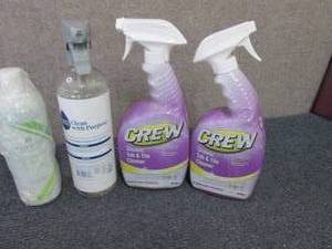 lot 274 image: 2- 32 oz Crew Shower Tub & Tile Cle...