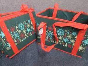 lot 401 image: 4 Christmas ToteGift Bags...