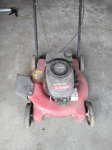 lot 24 image: Yard Machines 3.5HP Gas Mower